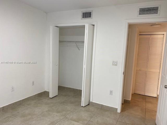 Building Photo - 1300 SE 29th St