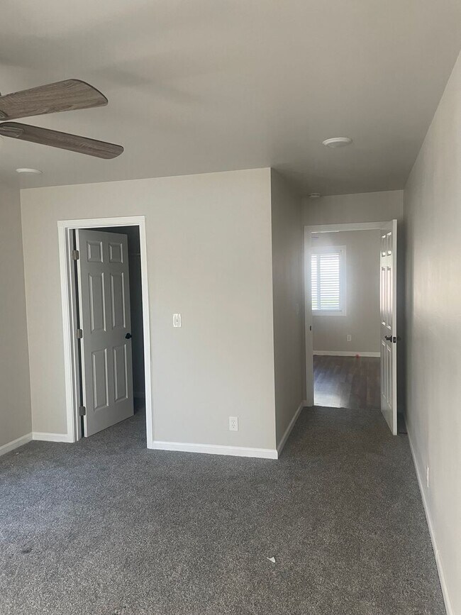 Building Photo - 5553 Elm Ln