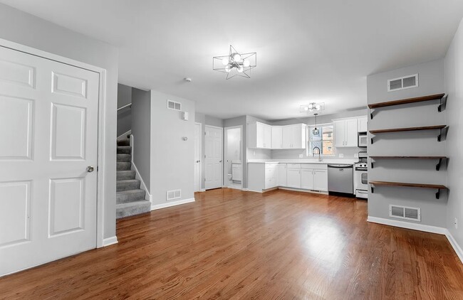 Building Photo - Modern & Spacious Rental Unit Available