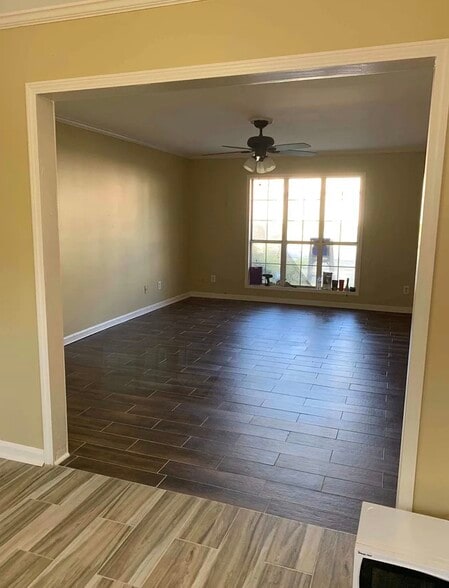 Building Photo - 8547 Westchester Dr