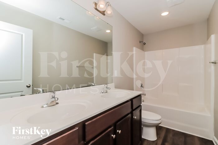 Building Photo - 8212 Williams Farm Dr