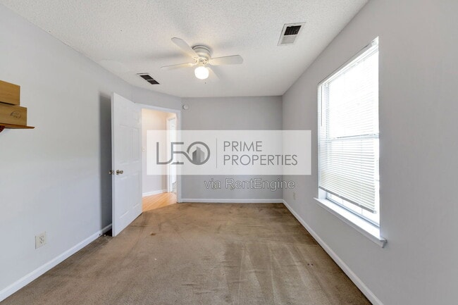 Building Photo - 1072 Victory Dr SW