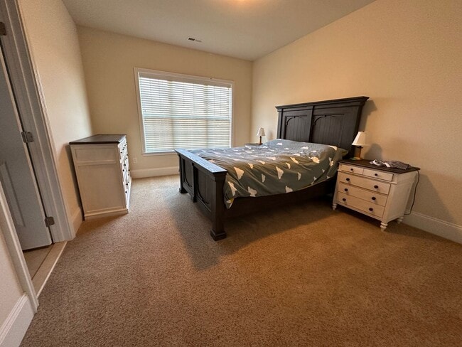 Building Photo - 124 Odyssey Dr
