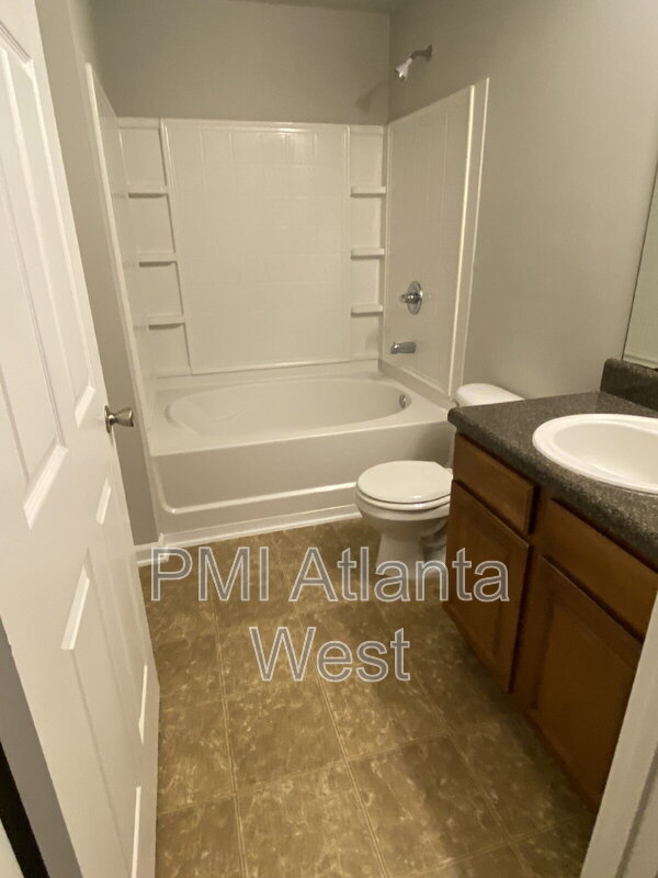 Building Photo - 4203 Fairington Club Dr