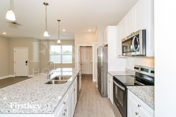 Building Photo - 1200 Cogan Dr