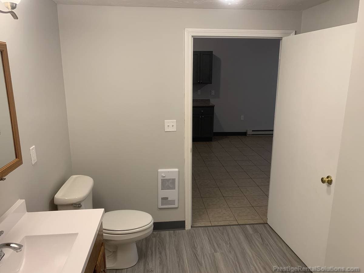 Building Photo - 21 Willow St