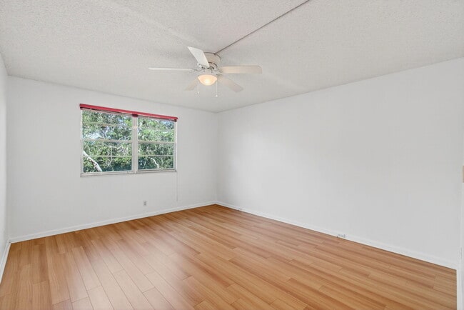 Building Photo - 1501 Cayman Way