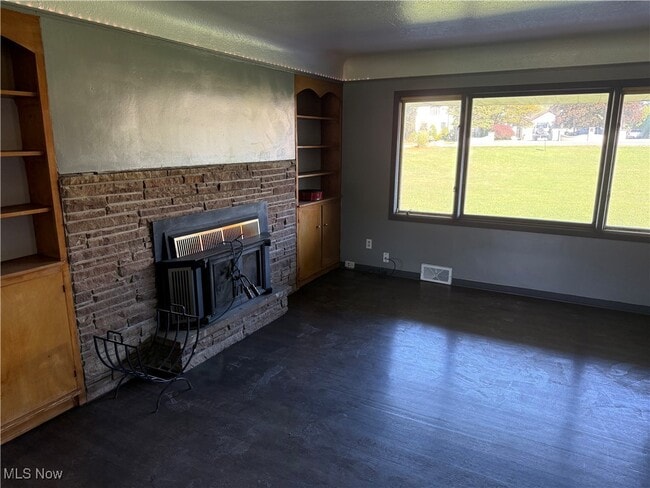 Building Photo - 9060 State Rd