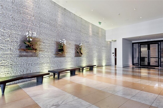 Building Photo - 200 Biscayne Blvd Way