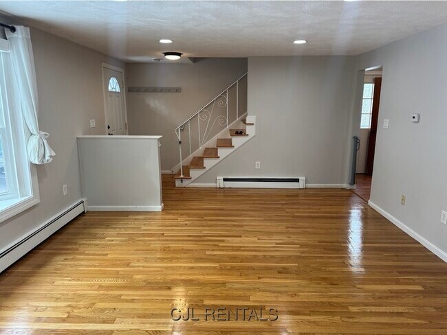 Building Photo - 108 Trimount Ave