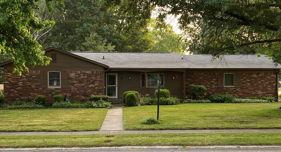 Primary Photo - 105 Belden Dr