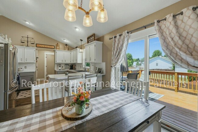Building Photo - Updated 3-Bed Home with 2-Car Garage and Fenced in Yard on .23+ Acres, Near GVSU