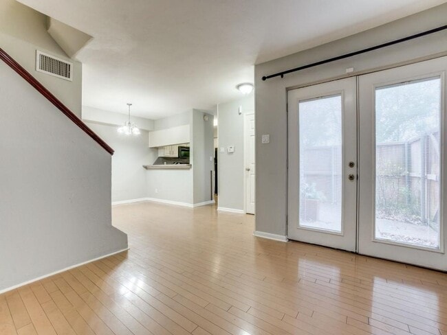 Building Photo - 2 Bedroom Townhome by SMU with a Pool!