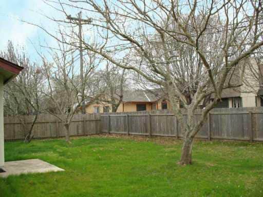 Building Photo - 1301 Texas Oak Way