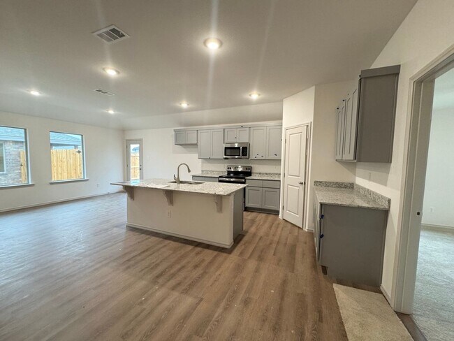 Building Photo - New Beginnings Start With AMRR: 3 BD Suburban Style Neighborhood!