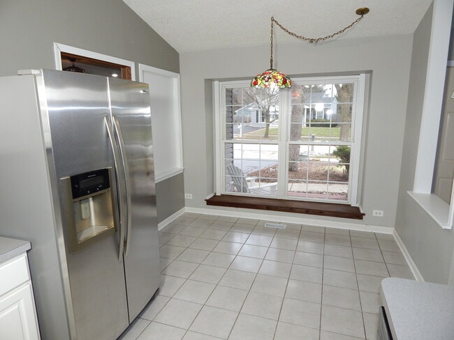 Building Photo - 1985 Navarone Dr