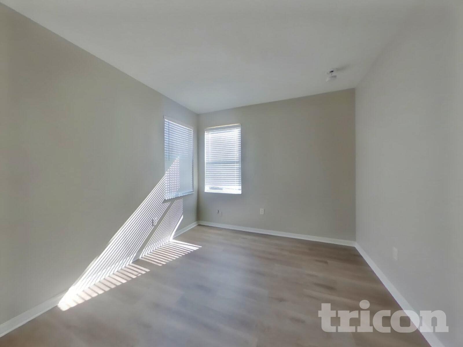 Building Photo - 1036 Napolean Way