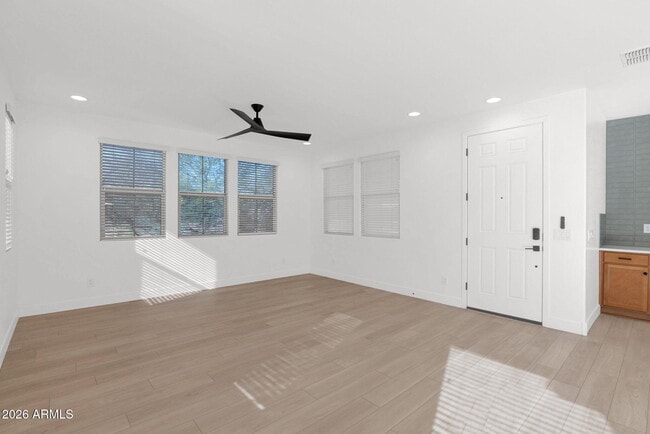 Building Photo - 5819 W Pueblo Ave