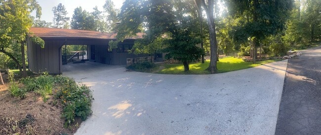 Building Photo - Serene Setting 3 BR/3 BA in LC