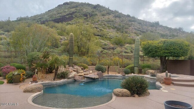 Building Photo - GORGEOUS SCOTTSDALE HOME WITH A BACKYARD TO DIE FOR!!