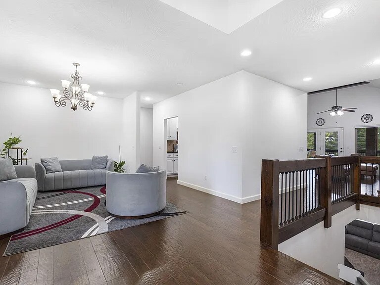 Building Photo - 2956 S Ranch Dr