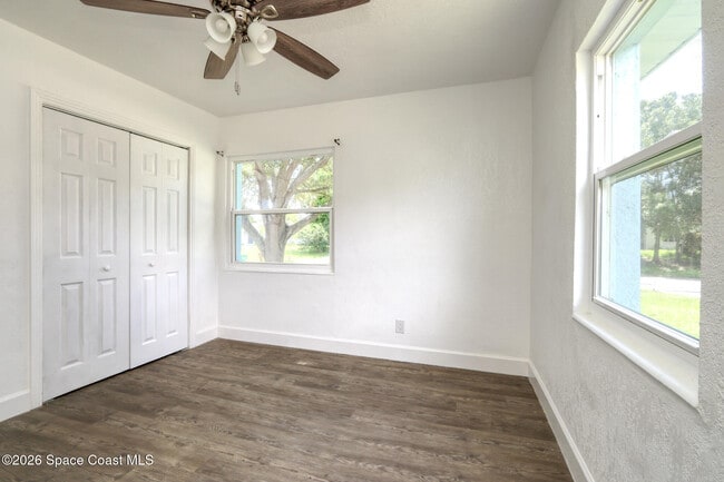 Building Photo - 356 Vesta Cir