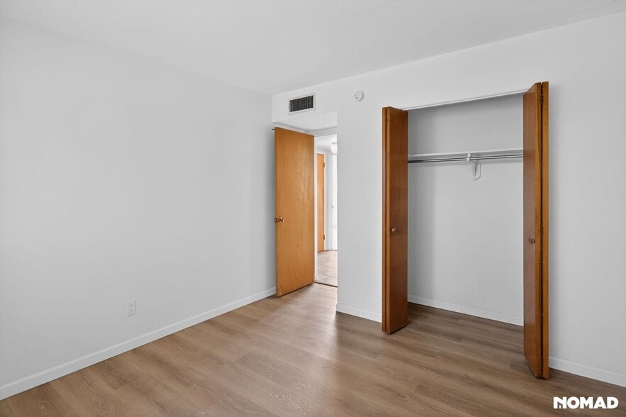 Building Photo - 938 N Larry Pl