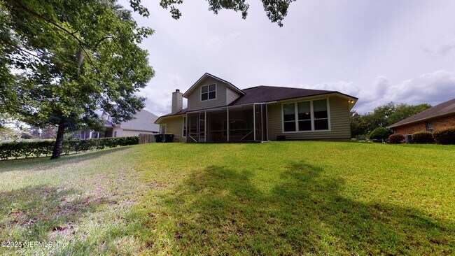Building Photo - 11861 Lake Fern Dr