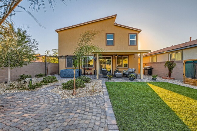 Building Photo - GATED 2-STORY HOME!