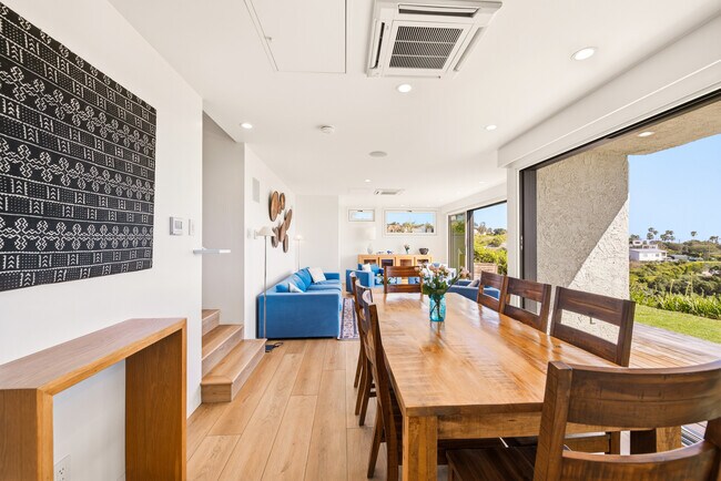 Building Photo - 6817 Seawatch Ln