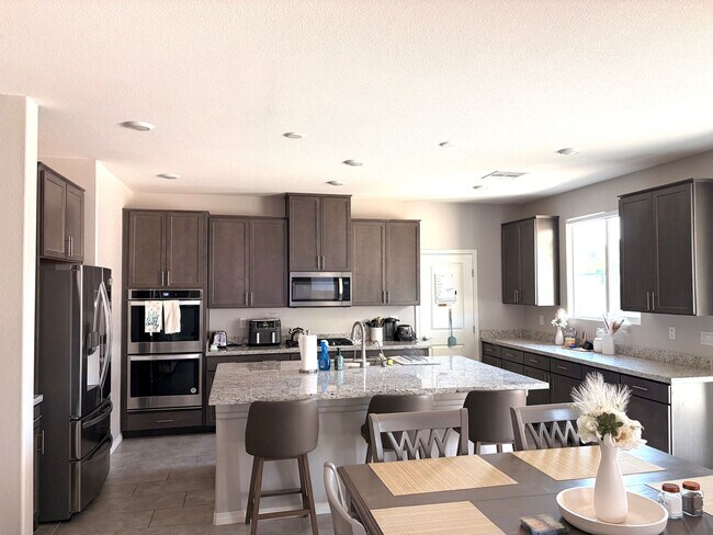 Building Photo - 4066 Porticella Ave