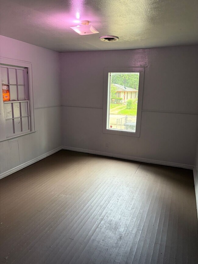 Building Photo - 3120 Desoto St