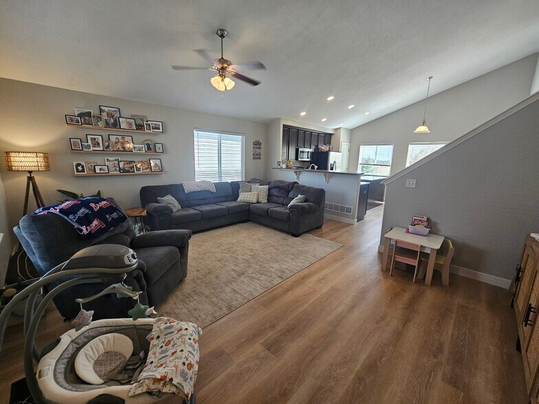Building Photo - 7431 Willowdale Dr