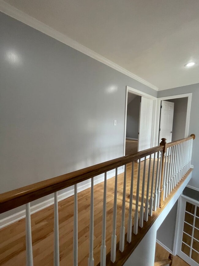 Building Photo - 1513 King Henry Dr