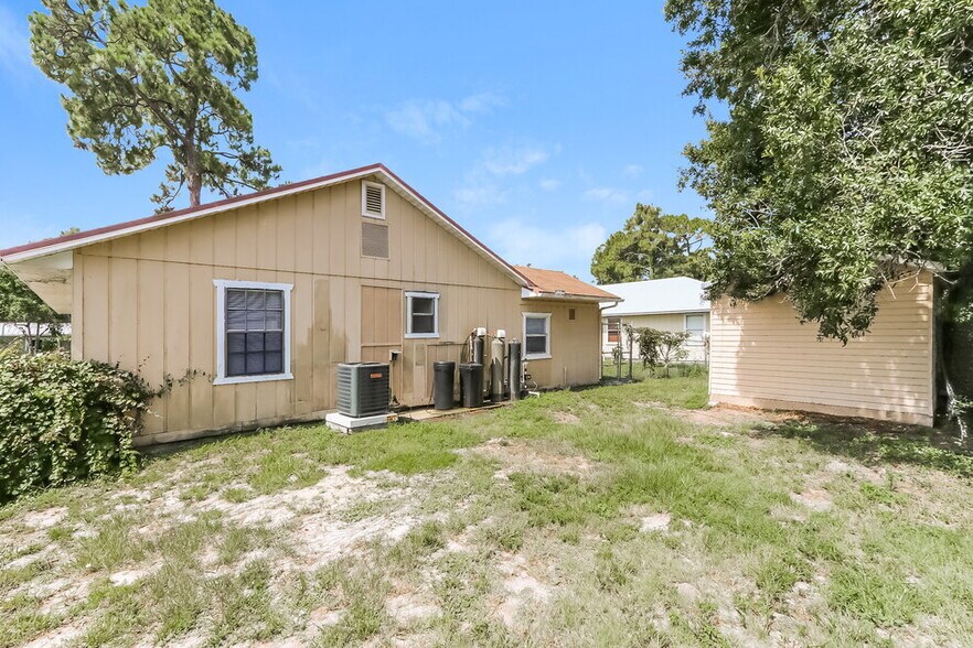 Building Photo - 360 Melton Dr