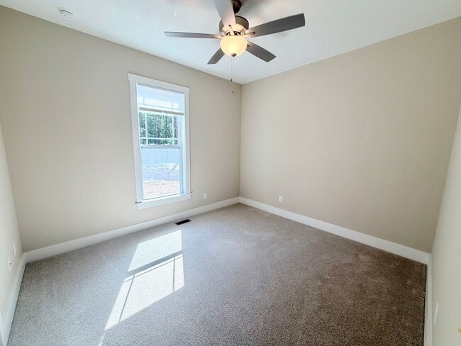 Building Photo - 319 Merifield Dr