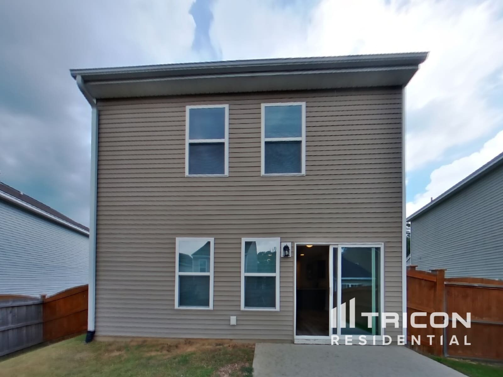 Building Photo - 1430 Sandra Dr