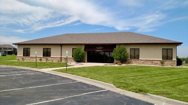 Building Photo - Large 4 Bedroom with Finished Basement - L...