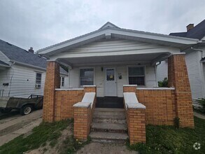 Building Photo - 2 Bedroom House
