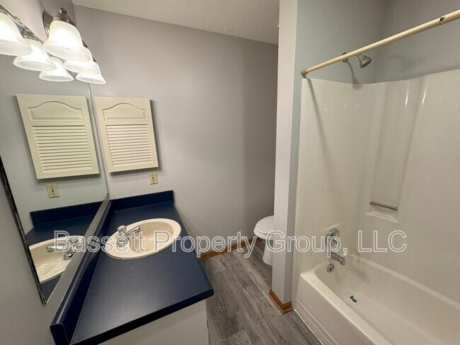 Building Photo - 123 Trestlewood Dr