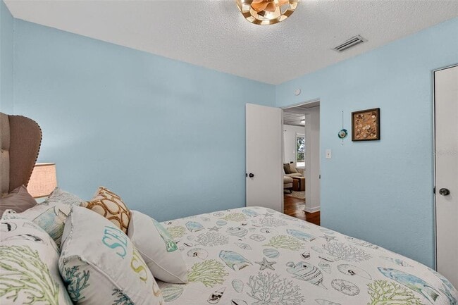 Building Photo - 2444 34th Ave N