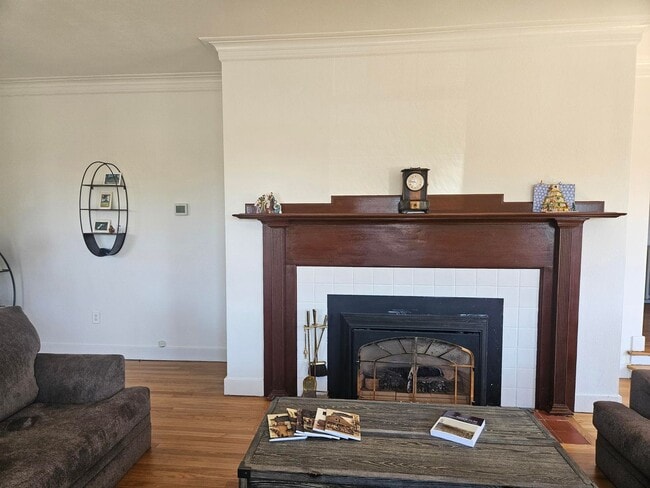 Building Photo - 5bd 5ba Stunning Home