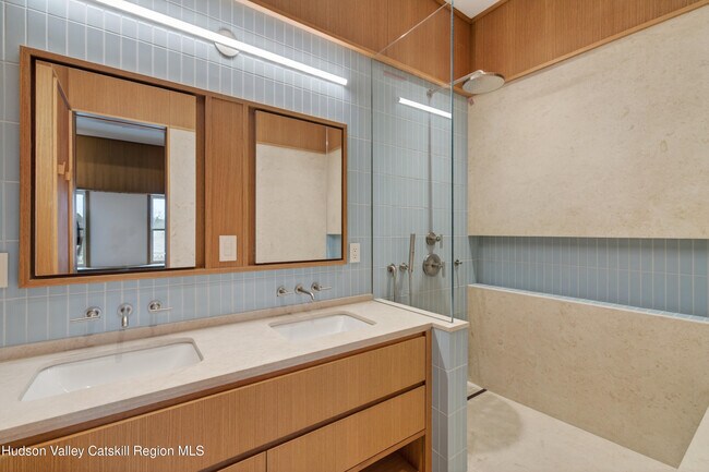 Building Photo - 316 Wall St