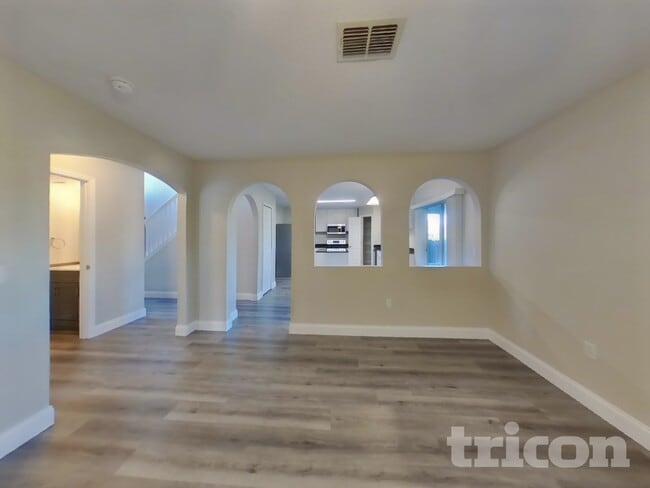 Building Photo - 426 Elgin Blvd