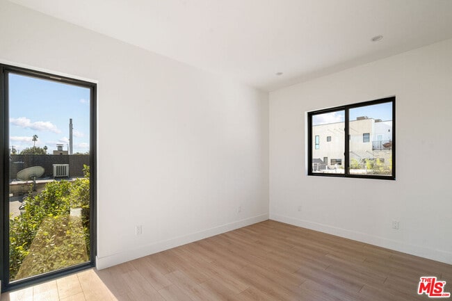 Building Photo - 3909 W Exposition Blvd