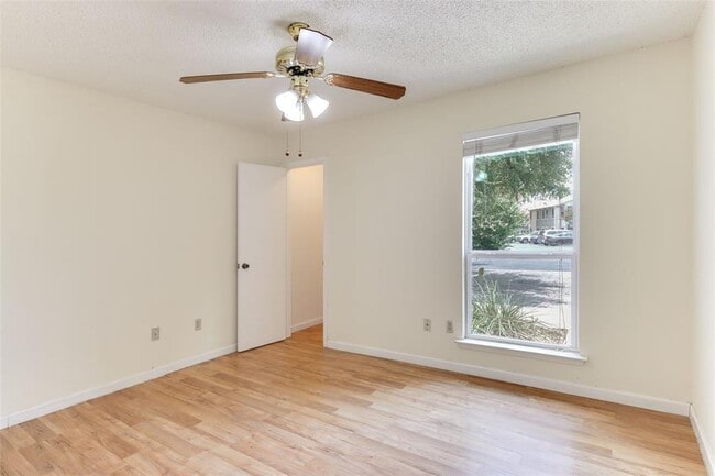 Building Photo - 10616 Mellow Meadow Dr