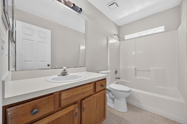 Building Photo - 2364 Paulette Dr