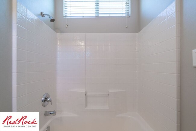 Building Photo - 3 Bedroom Coral Canyon Home on Corner Lot