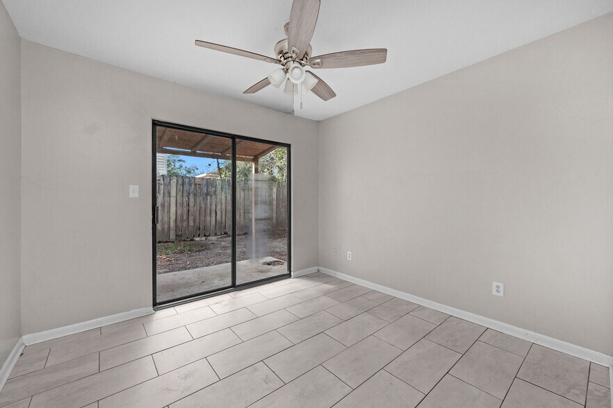 Building Photo - 131 Bayou View Dr