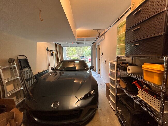 Building Photo - 1467 Monroe Dr NE